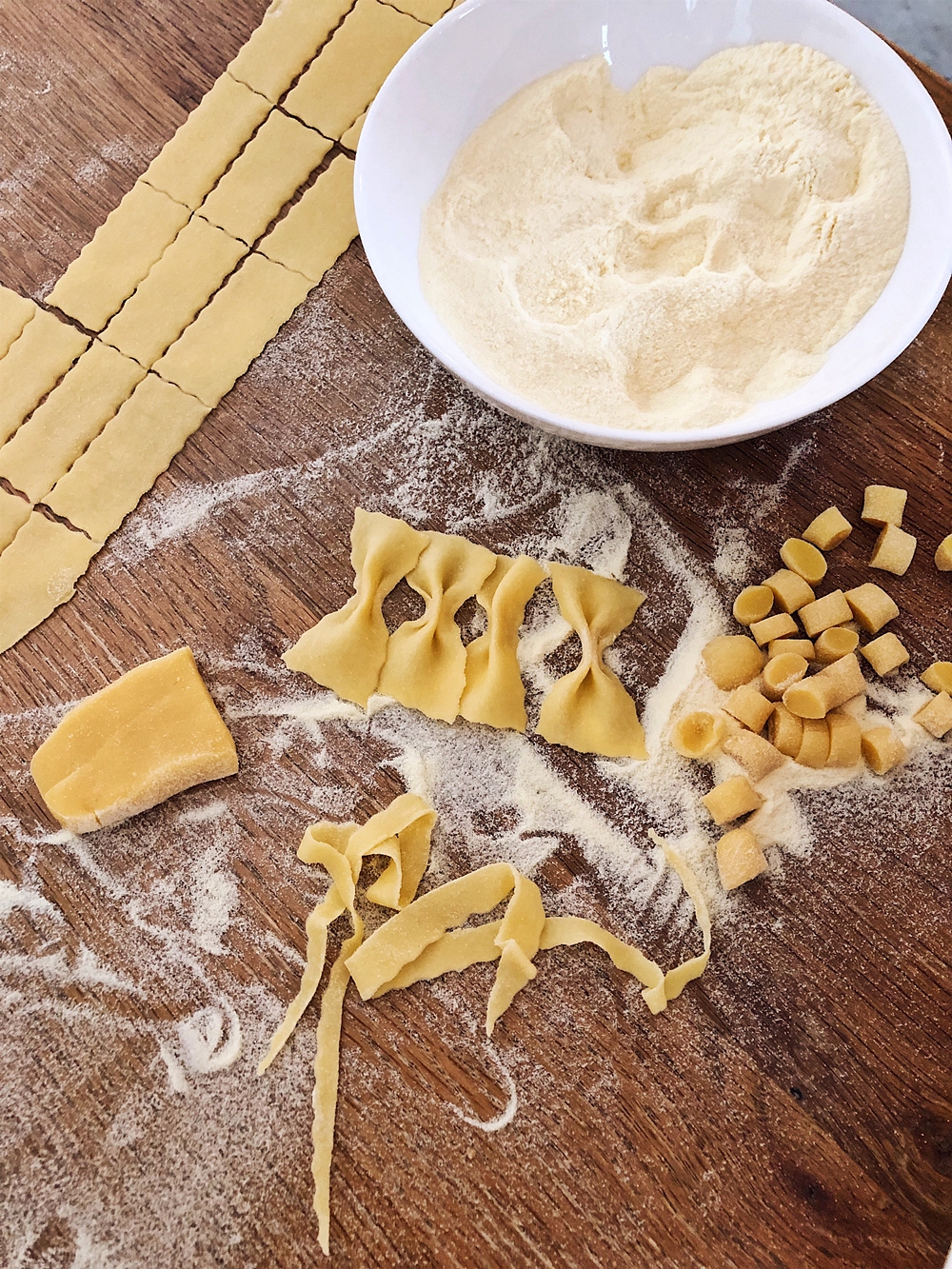 italienische Pasta selber machen - so stellst du Ravioli, Orecchiette, Tagliatelle, Farfalle & Fricelli her