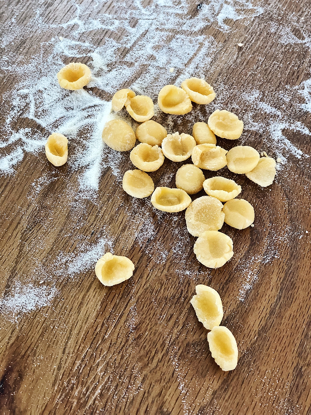 italienische Pasta selber machen - so stellst du Ravioli, Orecchiette, Tagliatelle, Farfalle & Fricelli her