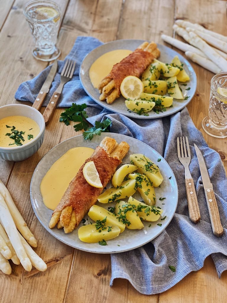 Spargel-Cordon Bleu mit Petersilienkartoffeln und Sauce Hollandaise