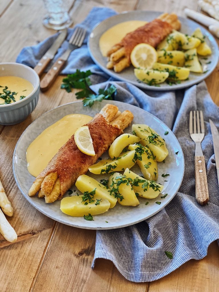 Spargel-Cordon Bleu mit Petersilienkartoffeln und Sauce Hollandaise