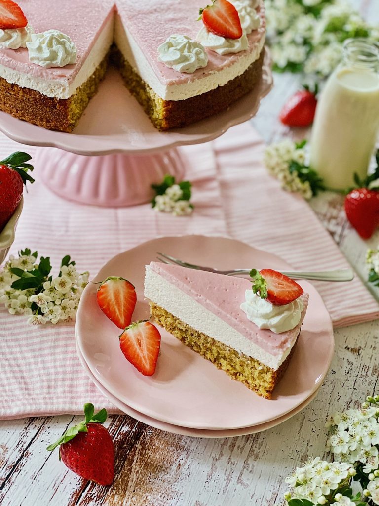 Strawberries & Cream Erdbeer-Mandel-Torte