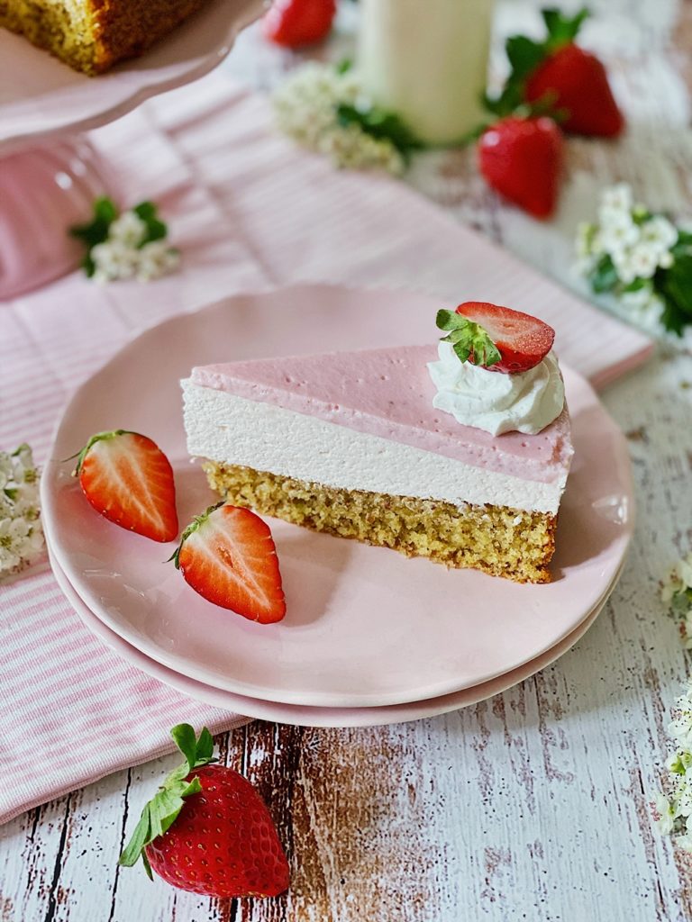 Strawberries & Cream Erdbeer-Mandel-Torte