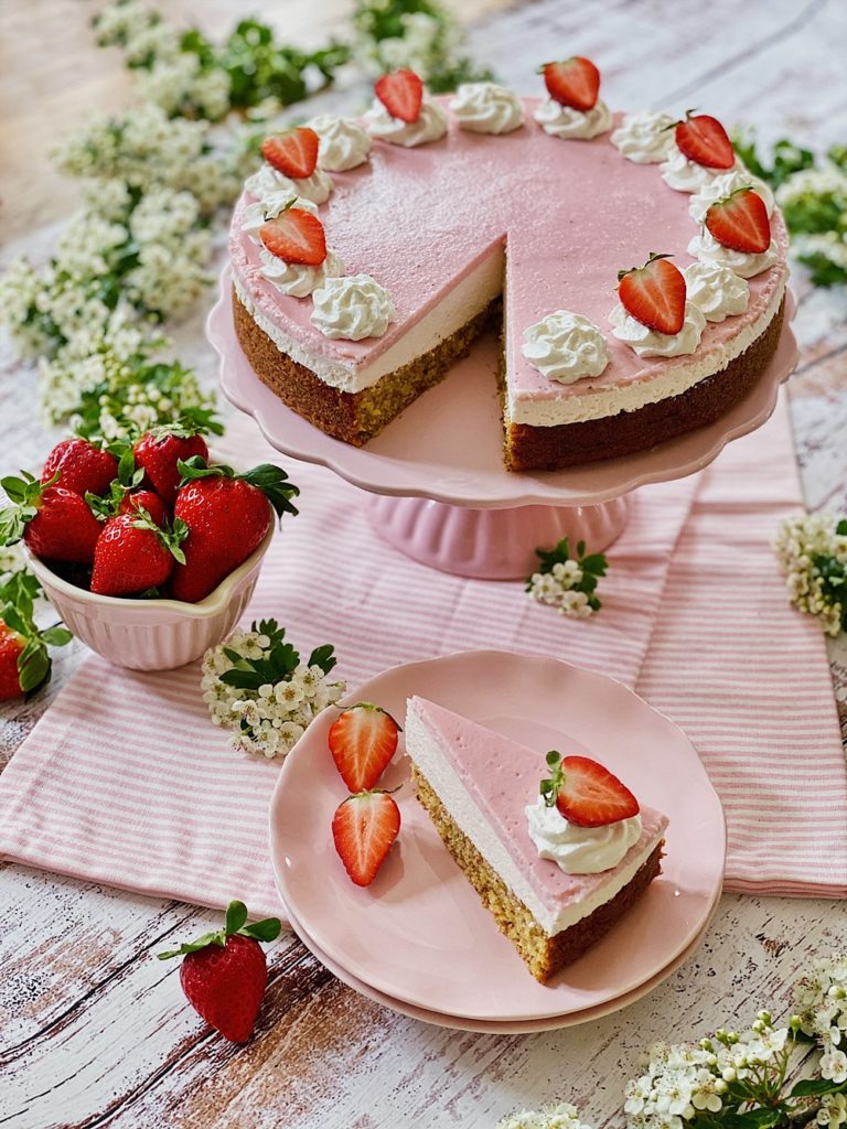 Strawberries & Cream Erdbeer-Mandel-Torte