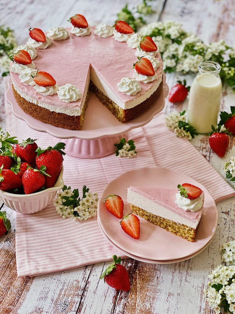 Strawberries & Cream Erdbeer-Mandel-Torte