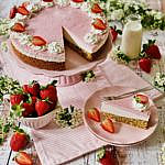 Strawberries & Cream Erdbeer-Mandel-Torte