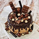 Kinder Schokolade Torte-Triple Chocolate Drip Cake
