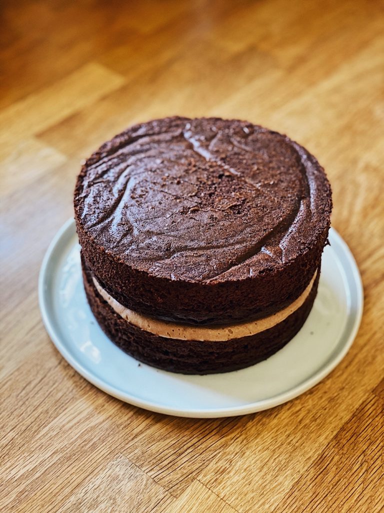 Kinder Schokolade Torte - Triple Chocolate Drip Cake