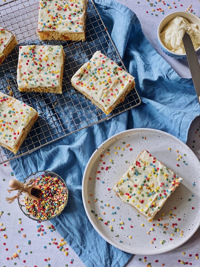 Konfetti Kuchen - Funfetti Cake