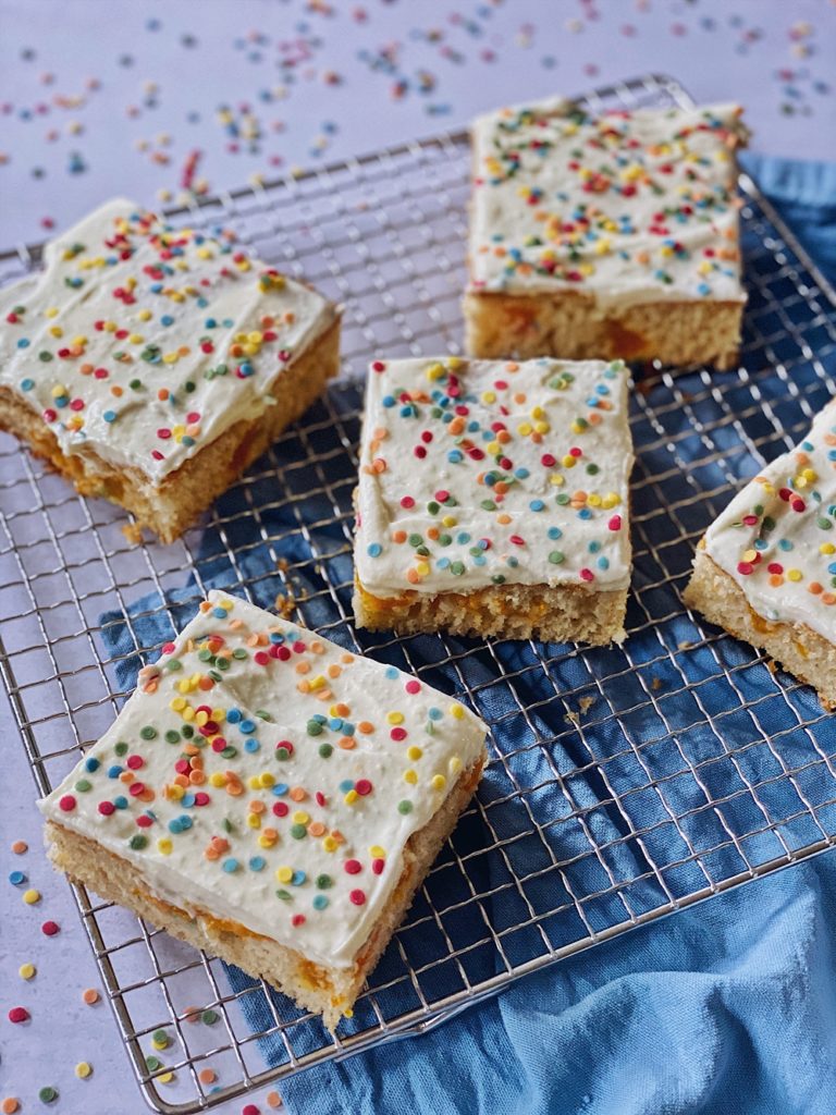 Konfetti Kuchen - Funfetti Cake