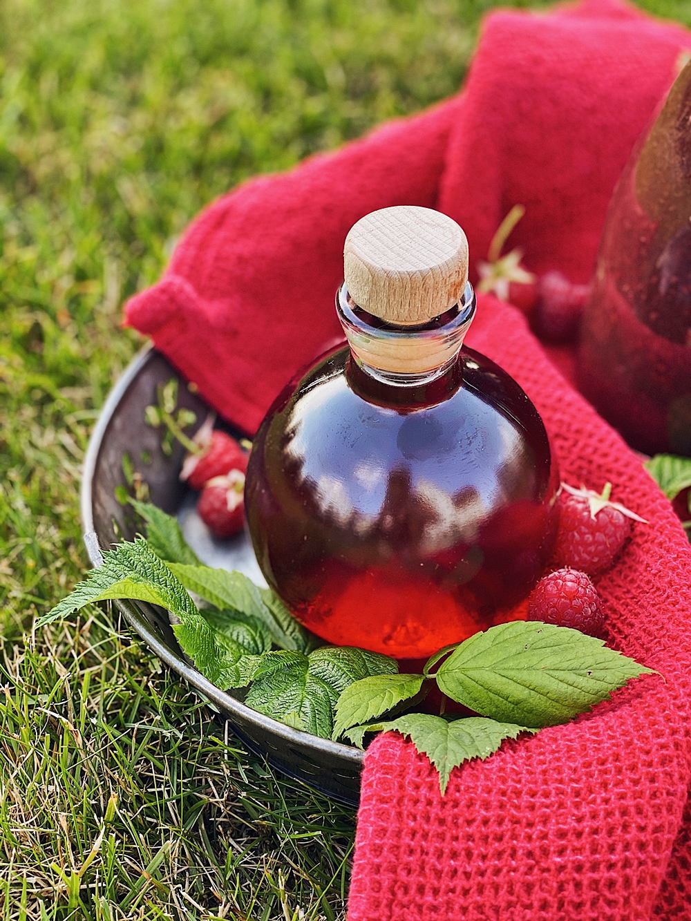 Himbeer Essig oder Himbeer Balsam selber machen - Fashion Kitchen Himbeer Essig oder Himbeer Balsam selber machen - Fashion Kitchen