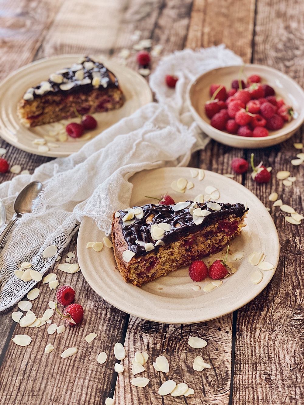 Himbeer-Mandelkuchen mit Schokoladen-Ganache - Fashion Kitchen