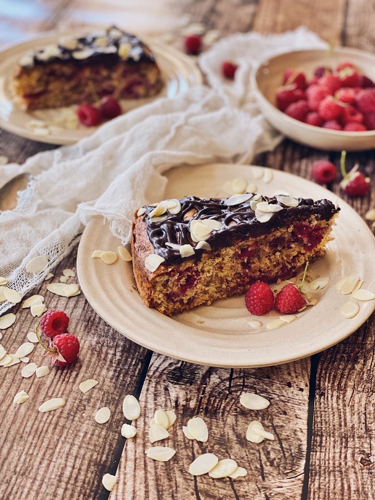 Himbeer-Mandelkuchen mit Schokoladen-Ganache