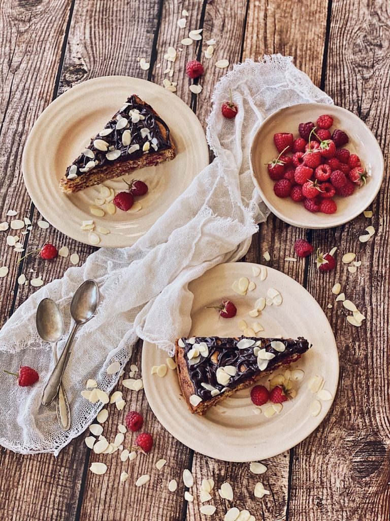 Himbeer-Mandelkuchen mit Schokoladen-Ganache