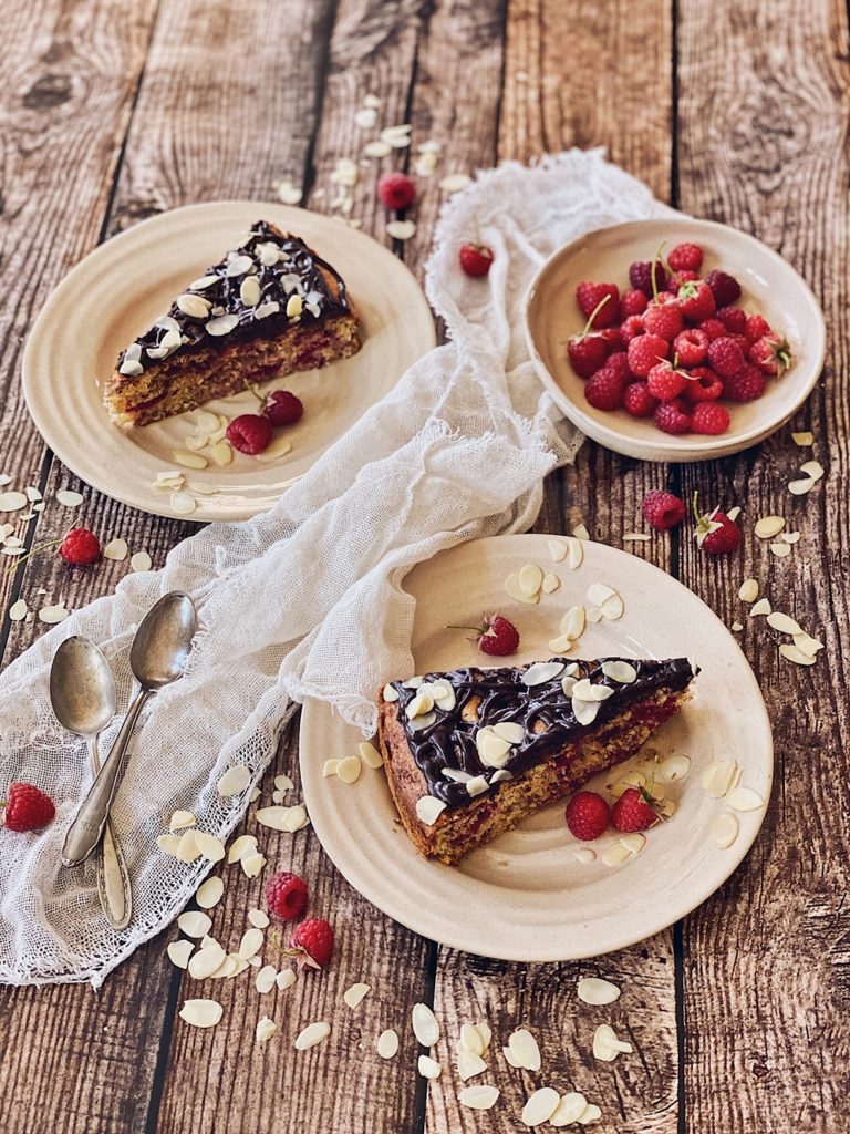 Himbeer-Mandelkuchen mit Schokoladen-Ganache