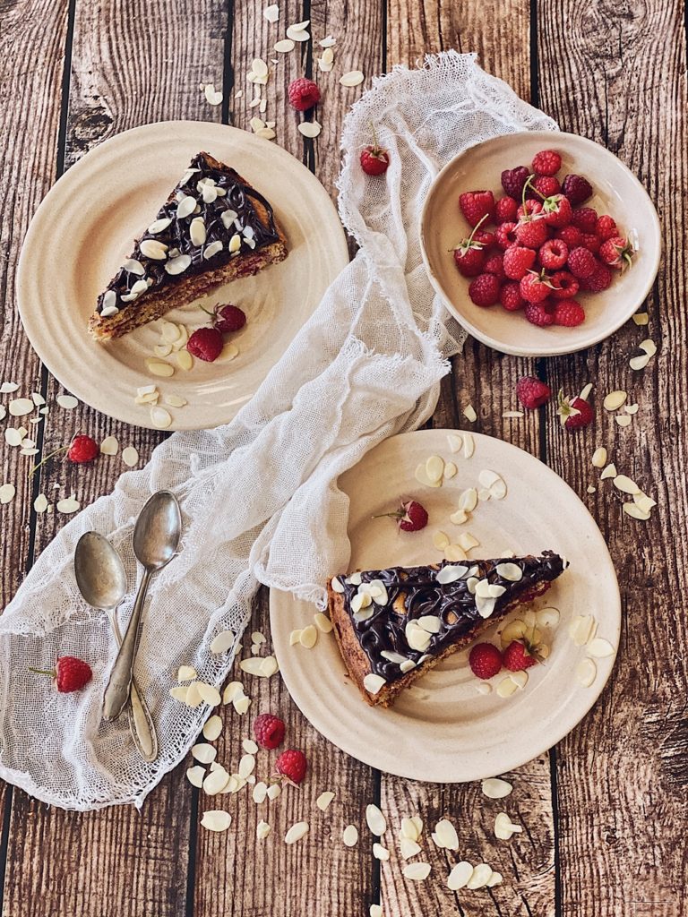 Himbeer-Mandelkuchen mit Schokoladen-Ganache