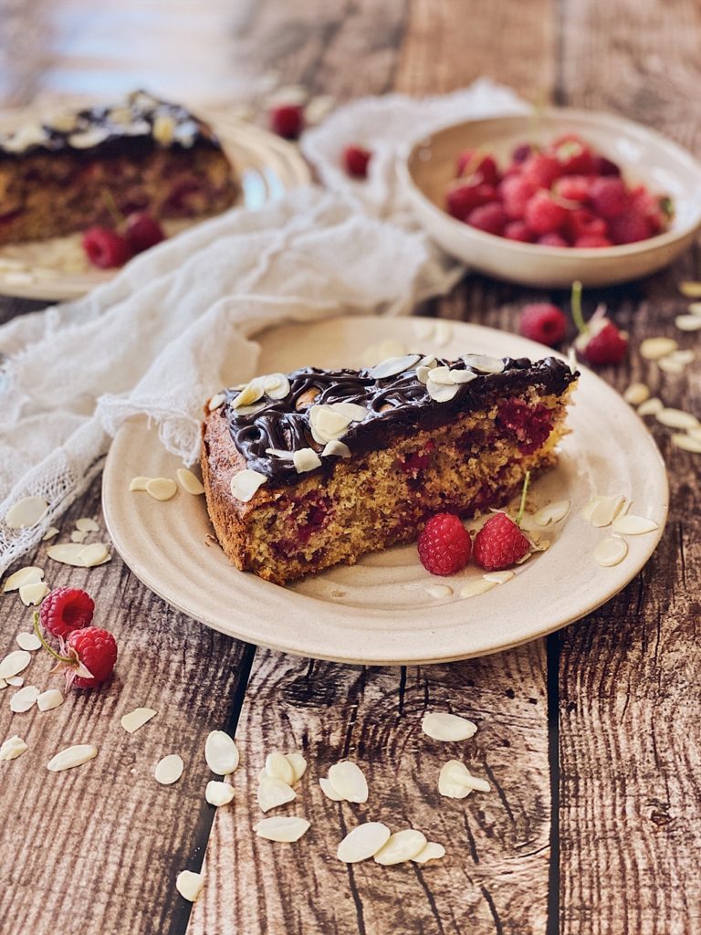 Himbeer-Mandelkuchen mit Schokoladen-Ganache