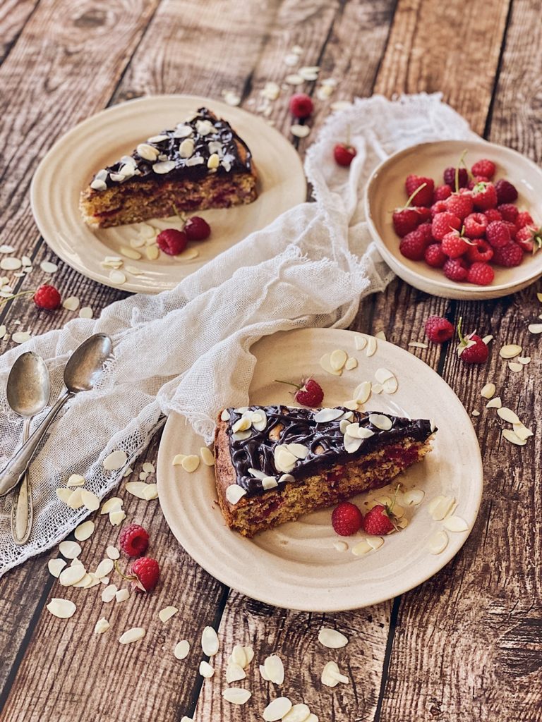 Himbeer-Mandelkuchen mit Schokoladen-Ganache