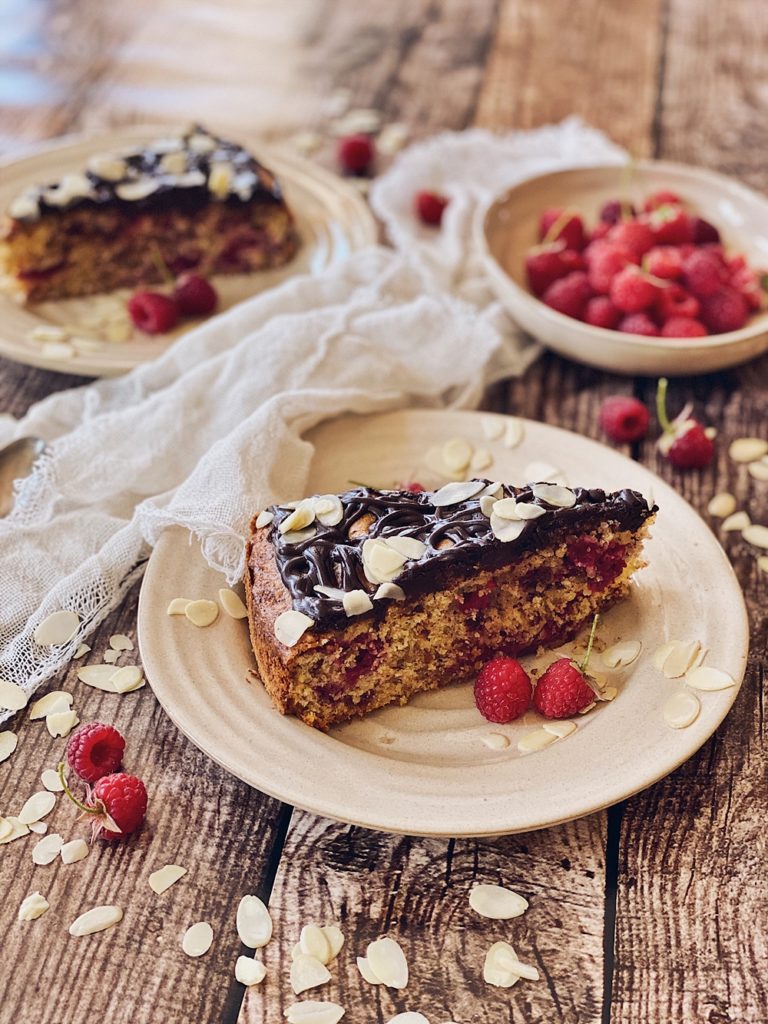 Himbeer-Mandelkuchen mit Schokoladen-Ganache