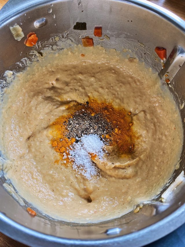 knuspriges Röstbrot mit Kichererbsen-Mango-Forellen Aufstrich