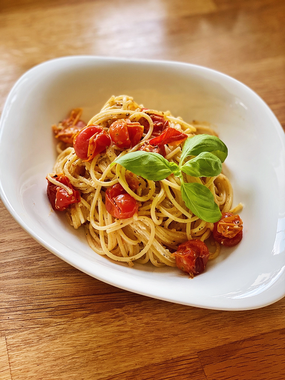 gebackene Tomaten-Feta-Pasta aus dem Ofen - Fashion Kitchen