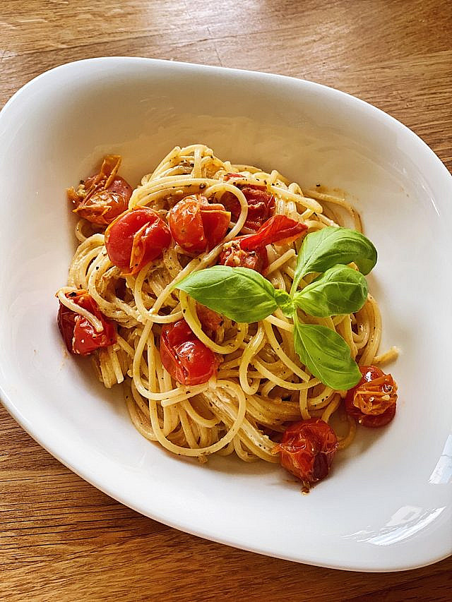 gebackene Tomaten-Feta-Pasta aus dem Ofen - Fashion Kitchen