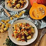 herbstliche Lachs-Kürbis-Pasta mit Parmesansoße