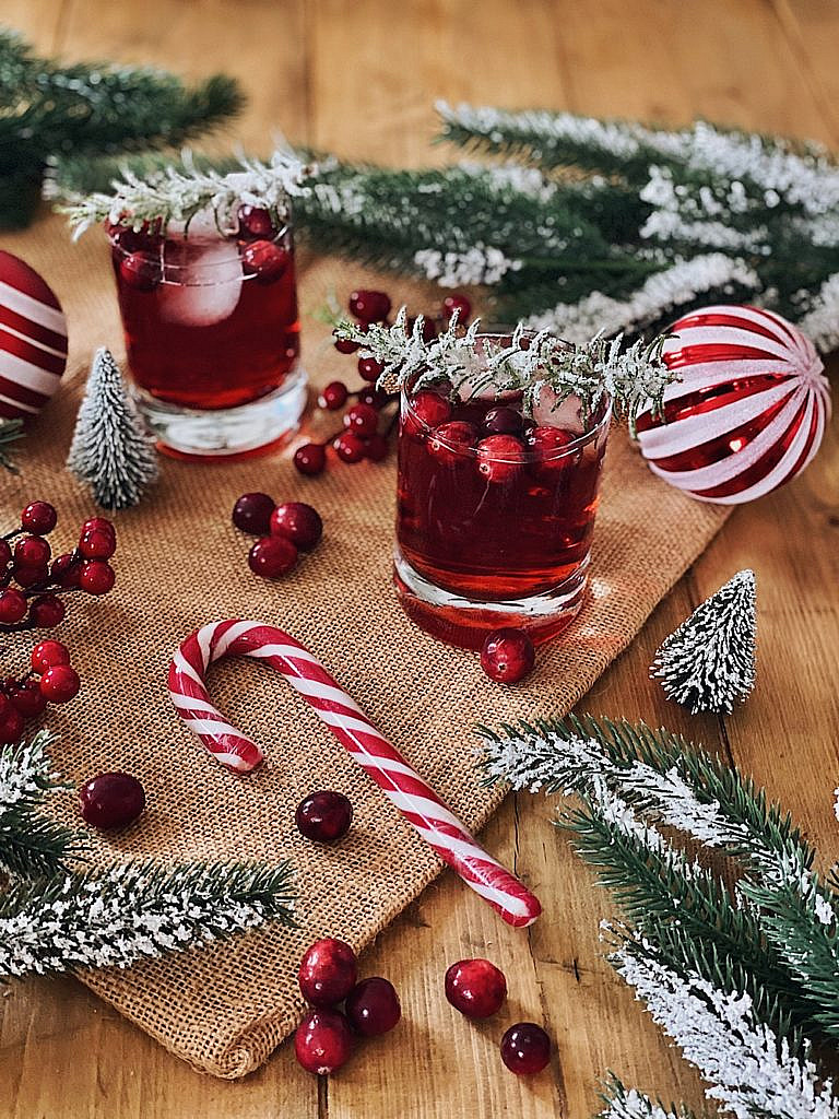 Christmas Cranberry Gin Cocktail