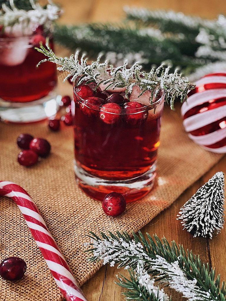 Christmas Cranberry Gin Cocktail