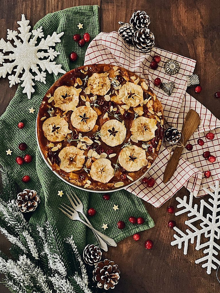  weihnachtlicher Bratapfelkuchen mit Cranberries 