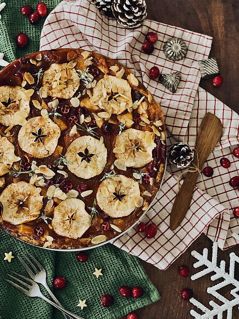  weihnachtlicher Bratapfelkuchen mit Cranberries 