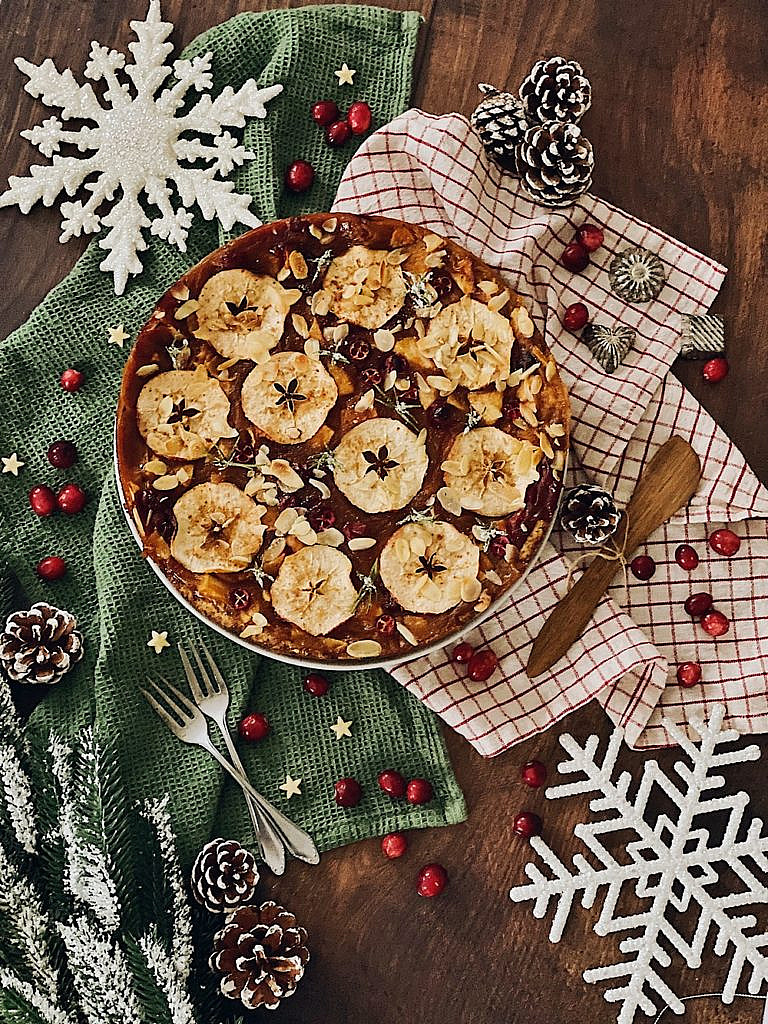  weihnachtlicher Bratapfelkuchen mit Cranberries 