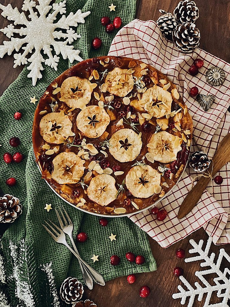  weihnachtlicher Bratapfelkuchen mit Cranberries 