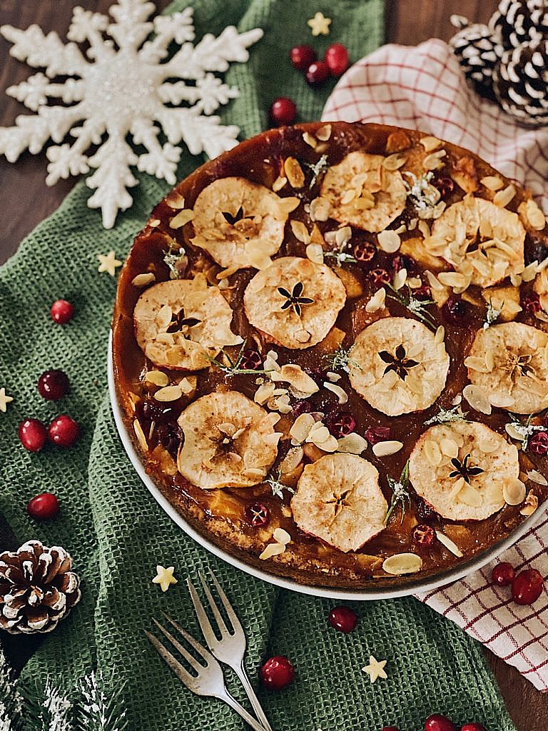  weihnachtlicher Bratapfelkuchen mit Cranberries 